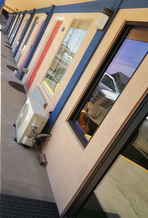 Budget Inn - Washington エクステリア 写真