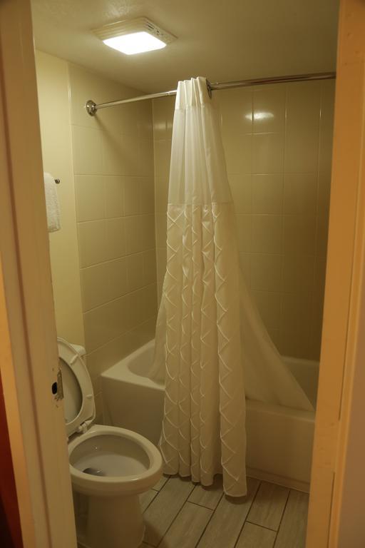 Budget Inn - Washington エクステリア 写真